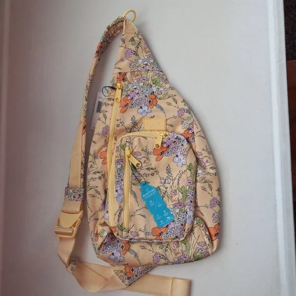 Vera Bradley Sling backpack | Bags | Vera Bradley Reactive  display picture 2